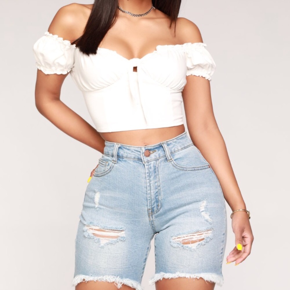 BRAND NEW FASHION NOVA CROP TOP